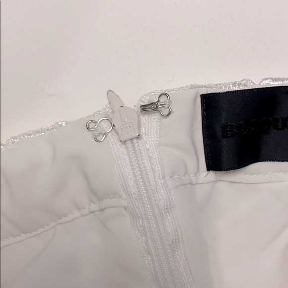 Blaque Label size Medium white lace skirt - Picture 6 of 6